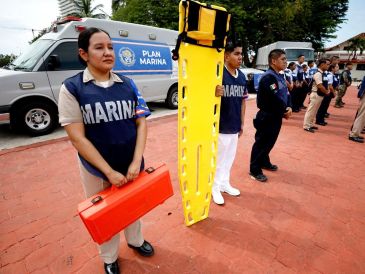 Para hacer frente a las contingencias, las autoridades navales movilizaron un estado de fuerza significativo en las regiones con mayor probabilidad de impacto. AFP / U. Ruiz