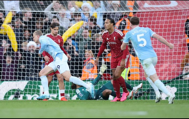 El Liverpool sufrió una dolorosa derrota frente al Manchester City en el partido estelar de la Premier League de la jornada. EFE / EPA / Adam Vaughan