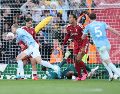 El Liverpool sufrió una dolorosa derrota frente al Manchester City en el partido estelar de la Premier League de la jornada. EFE / EPA / Adam Vaughan
