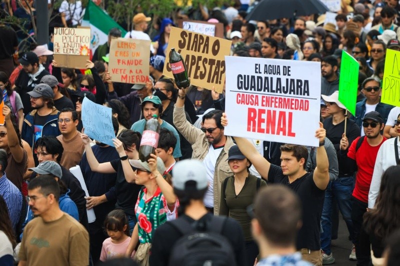 &nbsp;&nbsp;Manifestantes se congregan en La Minerva. EL INFORMADOR / J. Acosta