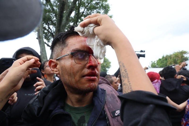 &nbsp;Manifestantes en Casa Jalisco. EL INFORMADOR / A. Navarro&nbsp;