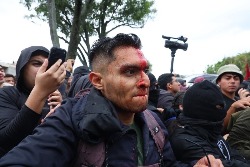 &nbsp;Manifestantes en Casa Jalisco. EL INFORMADOR / A. Navarro&nbsp;