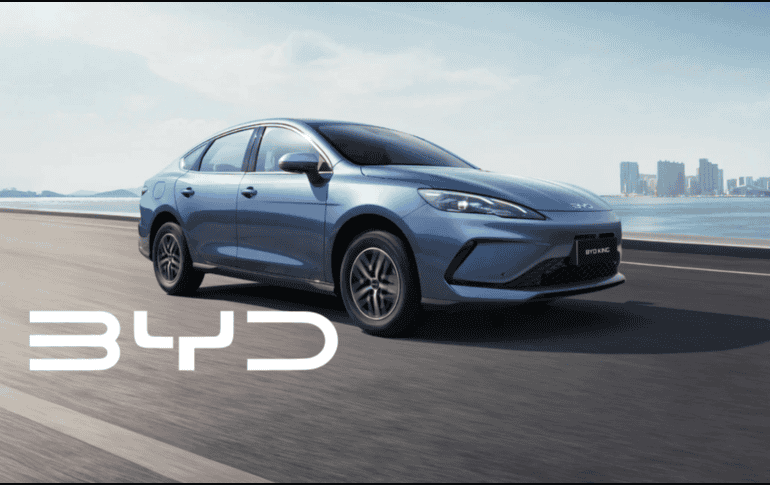 El directivo también destacó la importancia de que las automotrices y sus distribuidores fortalezcan sus capacidades técnicas, especialmente ante la incorporación de nuevas tecnologías en los vehículos. BYD / CANVA