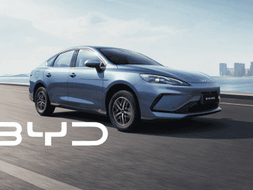 El directivo también destacó la importancia de que las automotrices y sus distribuidores fortalezcan sus capacidades técnicas, especialmente ante la incorporación de nuevas tecnologías en los vehículos. BYD / CANVA