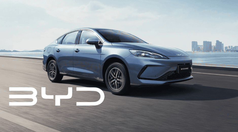 El directivo también destacó la importancia de que las automotrices y sus distribuidores fortalezcan sus capacidades técnicas, especialmente ante la incorporación de nuevas tecnologías en los vehículos. BYD / CANVA