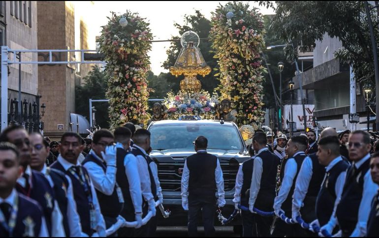 Tras la solemne Misa de Despedida en la Catedral Metropolitana de Guadalajara, la Virgen de Zapopan emprende su camino de regreso a la Basílica. EL INFORMADOR / A. Navarro