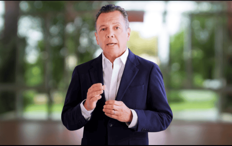 El gobernador calificó como un día difícil la jornada de protestas por el suministro de agua en Jalisco, donde cerca de 10 mil personas se movilizaron pacíficamente antes de que se registraran actos de violencia. ESPECIAL / Pablo Lemus
