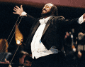 Más allá de su prodigiosa voz, el legado cultural de Pavarotti se cimentó a través de su capacidad para unir la música con causas humanitarias. ESPECIAL