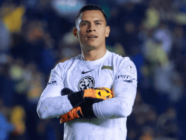 A pesar del larguísimo periodo de inactividad competitiva, se mostró sumamente seguro bajo los tres postes y transmitió una enorme confianza a toda su línea defensiva.  ESPECIAL/IMAGO7