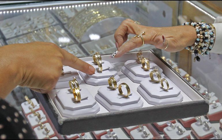 Lourdes Cázares señaló que las empresas joyeras de Jalisco están acostumbradas a enfrentar las fluctuaciones en el precio del oro, debido a que se trata de un metal cuyo costo responde a las condiciones de la economía mundial. EL INFORMADOR/ ARCHIVO