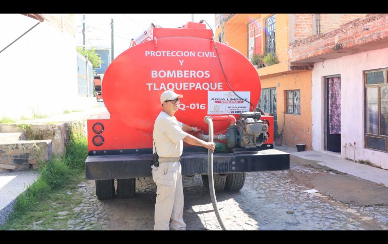 Tanto Tlaquepaque como Tonalá organizaron un despliegue de pipas y cisternas que estarán surtiendo de agua de calidad a los habitantes que la soliciten. CORTESÍA