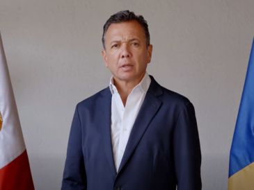 Pablo Lemus reconoció a los policías que acataron instrucciones durante la protesta por agua limpia y reiteró que 17 elementos son investigados por presuntos abusos. ESPECIAL.