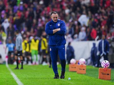 Adolfo Bautista comparó el estilo ofensivo de las Chivas de Gabriel Milito con el equipo que dirigió Hans Westerhof y pidió continuidad para buscar títulos. IMAGO7.