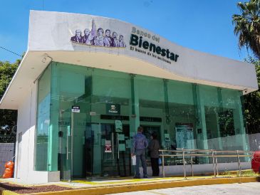 Para realizar transferencias primero debes tener descargada la aplicación del Banco del Bienestar instalada en tu celular. EL INFORMADOR / ARCHIVO