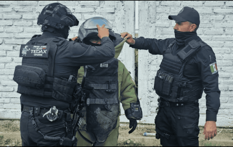 Los detenidos fueron identificados como Antelmo “N”, de 52 años; Julio “N”, de 21, y Juan Carlos “N”, de 38. Los tres quedaron a disposición del Ministerio Público para continuar con las investigaciones. ESPECIAL / Policía Metropolitana