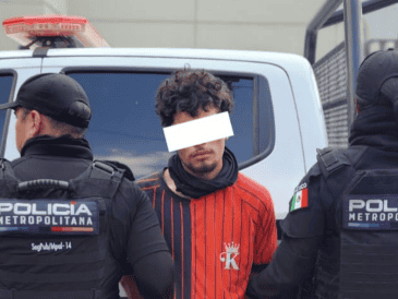 Los detenidos fueron identificados como Antelmo “N”, de 52 años; Julio “N”, de 21, y Juan Carlos “N”, de 38. Los tres quedaron a disposición del Ministerio Público para continuar con las investigaciones. ESPECIAL / Policía Metropolitana