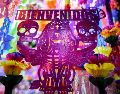 PAPEL PICADO. En tiempos de la inteligencia artificial y las cortadoras láser, muchos lo siguen haciendo completamente a mano y lo exportan a todo el mundo. AFP / A. Estrella