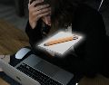 Con un lapiz y un cuaderno puedes comenzar a construir tu vida. ESPECIAL / UNSPLASH Elisa Ventura