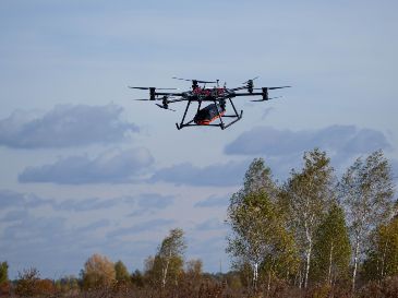 Estados Unidos ha neutralizado 300 drones de cárteles en la frontera y ha usado el sistema láser (AMP-HEL) en 11 ocasiones. AP/E. Maloletka