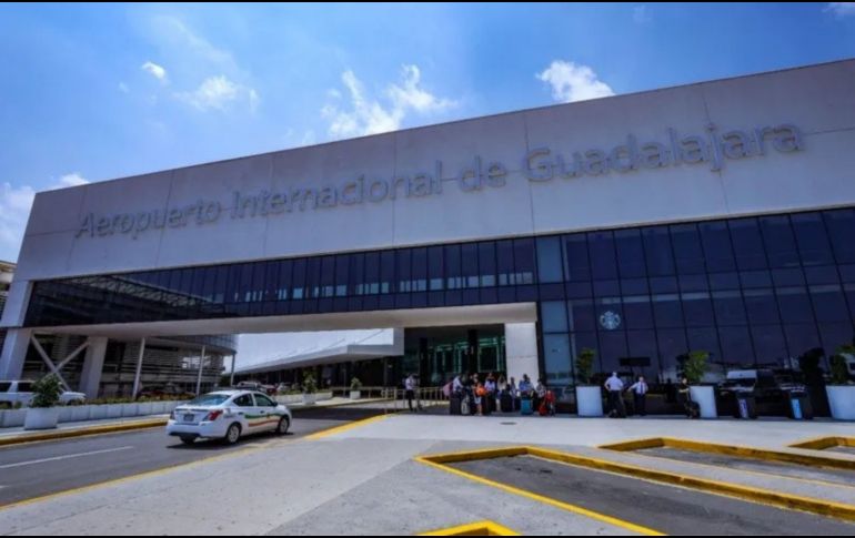 GAP exhortó a los pasajeros a anticipar sus traslados, conducir con precaución y seguir los señalamientos viales para evitar contratiempos. EL INFORMADOR/ARCHIVO.