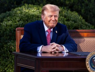 La propuesta no es nueva; a principios de septiembre, Trump compartió una imagen del contorno de Nuevo México en la que aparecía la palabra “México” tachada en rojo y sustituida por “América”. EFE/J. LO SCALZO