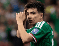 Los 25 millones de euros en los que está valorado el mexicano superan el valor actual de tres equipos del futbol nacional. EFE/J. Méndez
