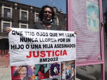 La toma de las Madres buscadoras se realizará de las escalinatas que están frente al Cinépolis Centro de Morelia, sede principal del certamen fílmico. SUN / ESPECIAL