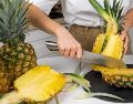 Especialistas en nutrición coinciden en que la cáscara de piña es una fuente importante de fibra, vitamina C y bromelina, una enzima clave para el proceso digestivo. PEXELS