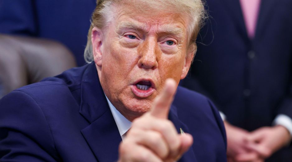 Donald Trump se ha encarado en varias ocasiones con periodistas, especialmente con reporteras, durante su segundo mandato presidencial. EFE/J. Lo Scalzo