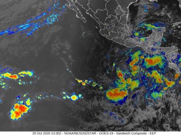 Una zona de inestabilidad frente a las costas del suroeste de México amenaza con evolucionar a ciclón tropical. El Centro Nacional de Huracanes vigila de cerca este fenómeno que ya genera lluvias y oleaje elevado en la región. ESPECIAL/ Facebook/NOAA NWS National Hurricane Center