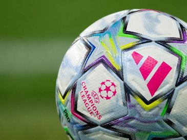 El técnico del Bayern Múnich padece una infección viral que le está afectando las piernas y es duda para asistir al partido en casa. EFE / ARCHIVO