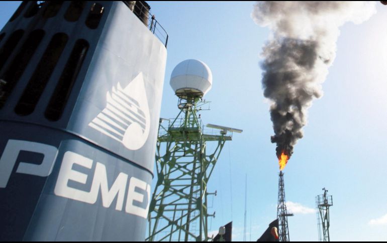Pemex mantiene una producción estable cercana a la meta de 1.8 millones de barriles diarios y ha disminuido su deuda. SUN / ARCHIVO