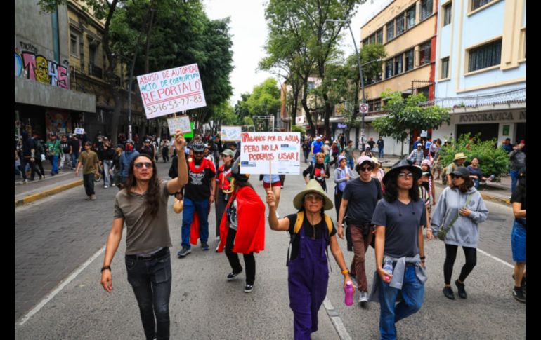 La manifestación por el derecho al agua potable en Guadalajara del pasado 11 de octubre terminó con arrestos y denuncias de abuso policial. EL INFORMADOR