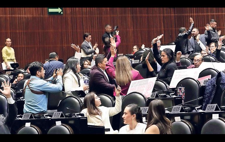 La reforma fue aprobada por mayoría de 312 votos por parte de Morena, PT y PVEM en medio de protestas de otros grupos parlamentarios. SUN/ESPECIAL
