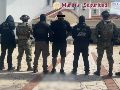 Además de la detención y el decomiso de droga, autoridades aseguraron dos armas largas, un arma corta, dos vehículos de lujo y un teléfono celular. X/GabSeguridadMX