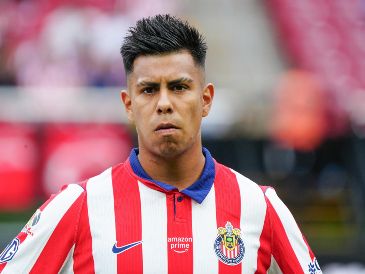 Efraín Álvarez comienza a generar dudas en Chivas y revive la llamada “maldición del 10”, una historia marcada por la irregularidad y las expectativas incumplidas. IMAGO7.