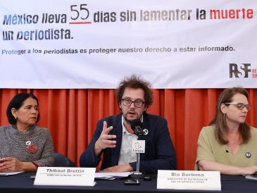 Este jueves, Reporteros Sin Fronteras presentó el informe "Dos años de mandato de Claudia Sheinbaum". EFE/M. Guzmán