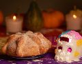 El elemento que ocupa el primer lugar de importancia indiscutible es el pan de muerto. ESPECIAL / CANVA