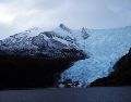Este fenómeno ocurre porque los lagos provocan la fractura del hielo y aceleran su derretimiento subacuático. EFE / E. González