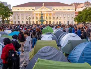 La capital, Lisboa, también se ha manifestado de la misma forma. EFE / J. GOULAO