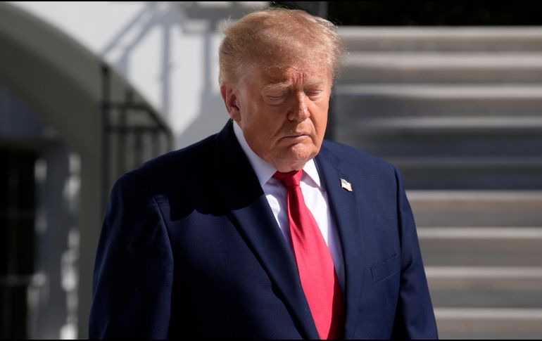 Donald Trump no respaldó abiertamente a Flávio Bolsonaro, sí le dedicó gestos como recibirlo en mayo en el Despacho Oval, un honor poco habitual para un senador extranjero. EFE / Y. Gripas