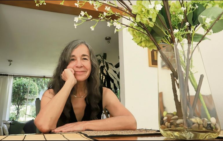 La escritora presenta una novela que dialoga con la historia y el teatro. CORTESÍA