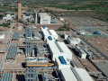 En su análisis de doble materialidad, la compañía señala que estos factores pueden afectar el bienestar de los hogares y su capacidad para mantener el acceso al suministro eléctrico. CFE