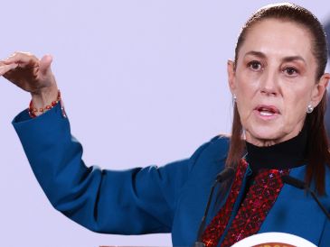 Sheinbaum pidió que se investigue a los contratistas relacionados con la producción de material y papelería del Instituto Nacional Electoral. EFE / M. Guzmán