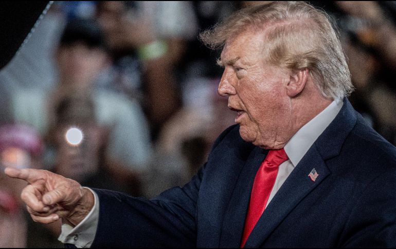 La investigación exclusiva de The New York Times, basada en mensajes de texto y entrevistas con al menos 12 fuentes, reveló que abogados de la campaña de Peltola y funcionarios del DSCC pasaron meses buscando a personas con el mismo nombre que el senador republicano. EFE/L. Brett