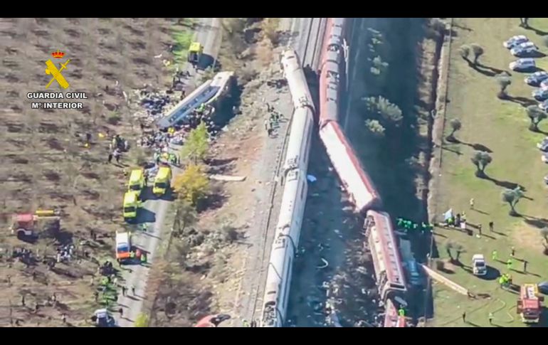De acuerdo con cifras del Gobierno español, el número de fallecidos por el choque de trenes en Toledo ascendió a al menos 68. EFE/Guardia Civil Española