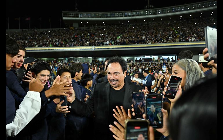 El astro mexicano compartió detalles sobre las extenuantes rutinas que realizaba de manera autodidacta para dominar por completo el esférico. IMAGO7.