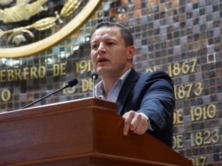 Hurtado Luna señaló que el abastecimiento de agua representa una necesidad prioritaria para las familias jaliscienses. ESPECIAL