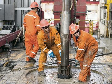 Carlos Slim se beneficia de inversiones en el sector. AP