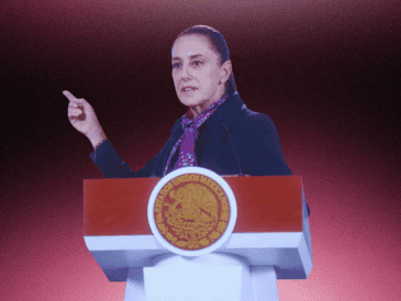 Al lanzarse contra críticos opositores, Sheinbaum señaló que tienen libertad de criticar su gobierno, pero defiende la libertad de dar a conocer siempre lo que es el "proyecto de transformación". SUN / L. Camacho